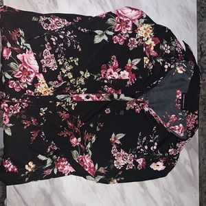 Women’s Fortune and Ivy shirt. Size small, hardly worn.